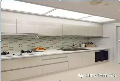 櫥柜臺(tái)面用什么材質(zhì)好？櫥柜臺(tái)面材質(zhì)類型及優(yōu)缺點(diǎn)