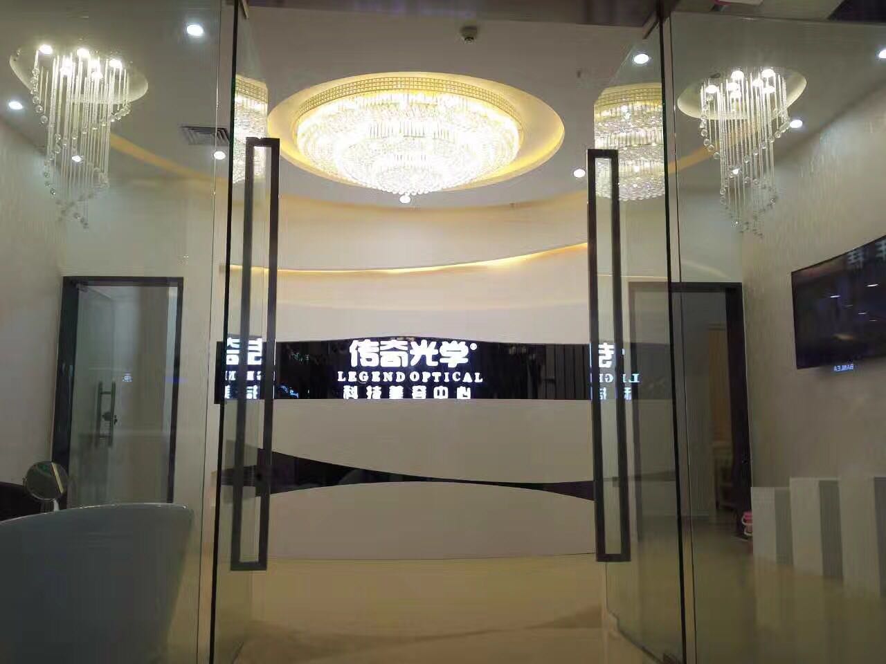 傳奇光學(xué)店鋪裝修-店面裝修-炫威裝飾
