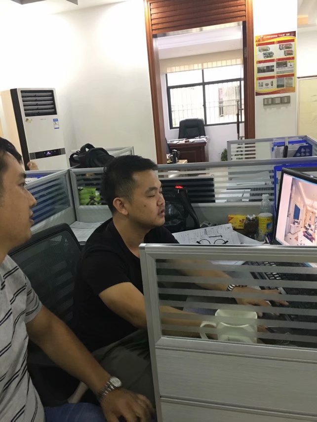 深圳炫威裝飾-員工接待、客戶到訪實拍照片