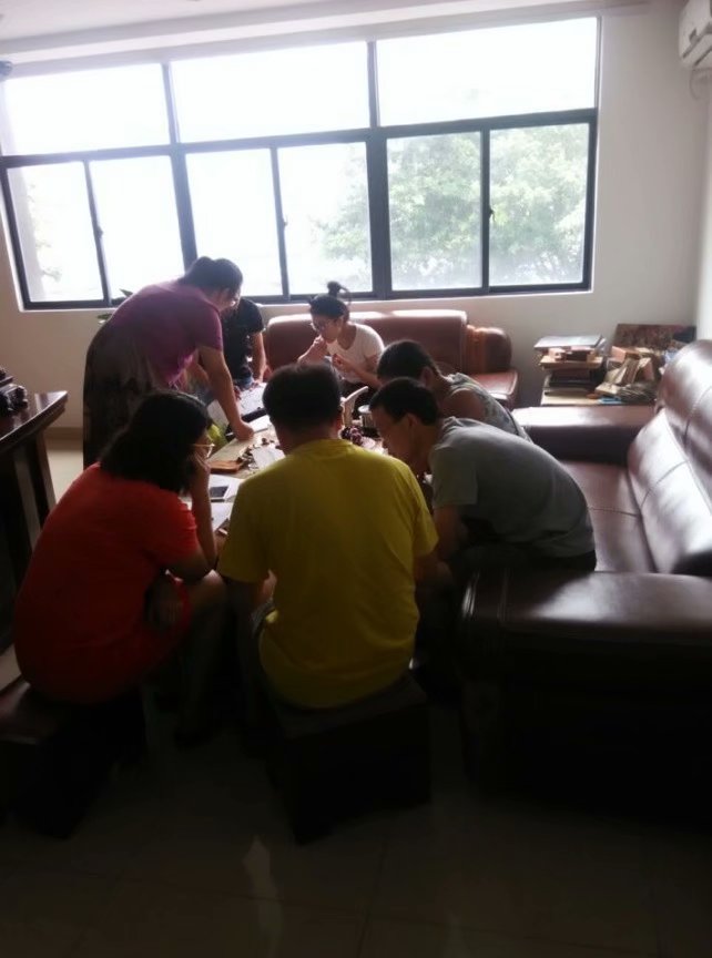 深圳炫威裝飾-員工接待、客戶到訪實拍照片