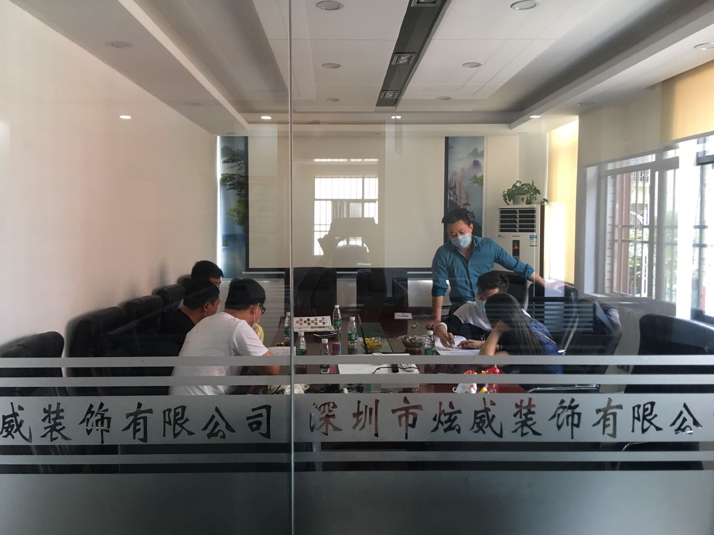 深圳炫威裝飾-員工接待、客戶(hù)到訪(fǎng)實(shí)拍照片