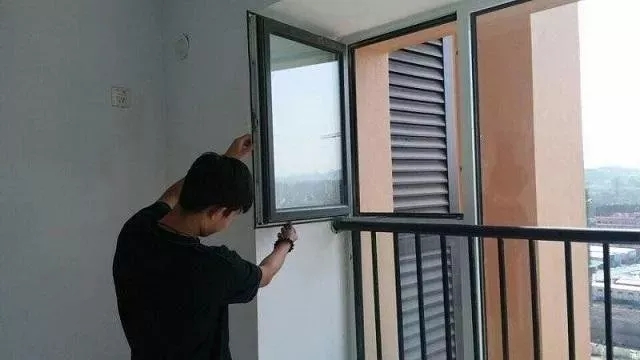 深圳家庭裝修時遇到墻面空鼓問題，怎么解決？